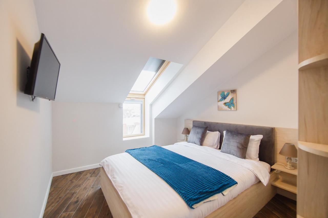Skylight Loft Near City Center Орадя Екстер'єр фото