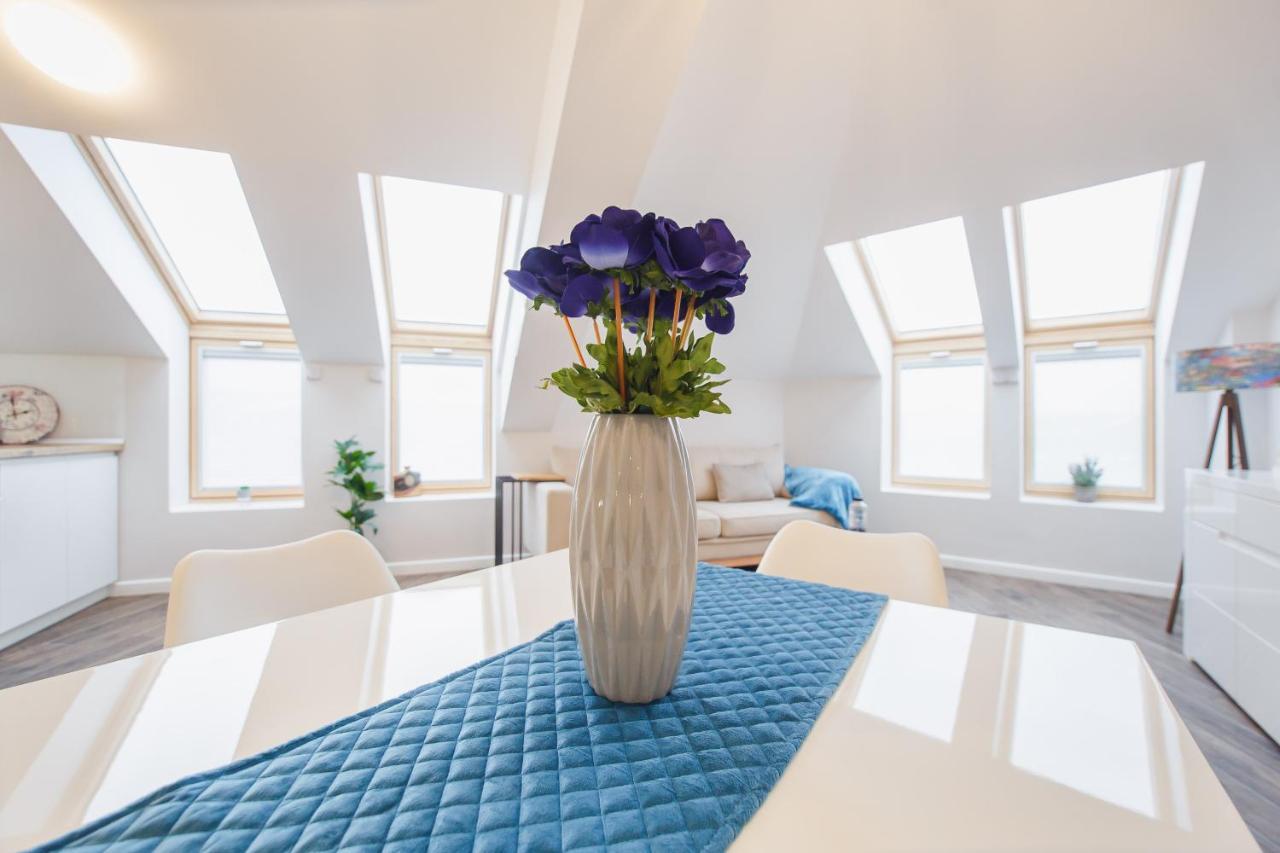 Skylight Loft Near City Center Орадя Екстер'єр фото